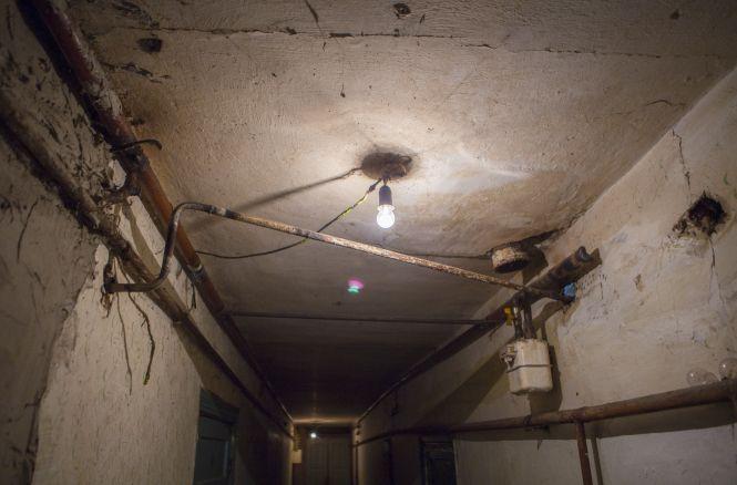 Фоторепортаж з комуналки. Як на Соборній живуть без туалетів, ванних кімнат та надій, фото №23 на сайті 20minut.ua