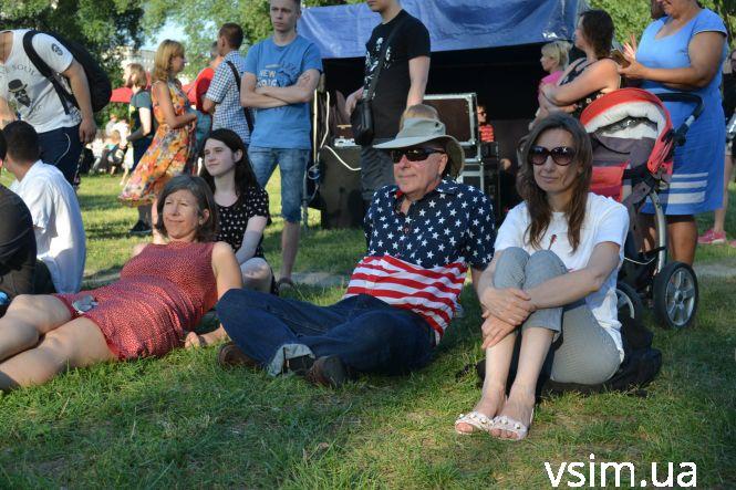Новини Хмельницького - фото з У Молодіжному парку розпочався «Американський пікнік» (ФОТО, ВІДЕО) У Молодіжному парку розпочався «Американський пікнік» (ФОТО, ВІДЕО), фото №4 на сайті vsim.ua