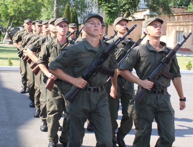 «Буду чекати скільки треба, але… недовго» 163 нацгвардійці склали присягу, фото №6 на сайті 20minut.ua