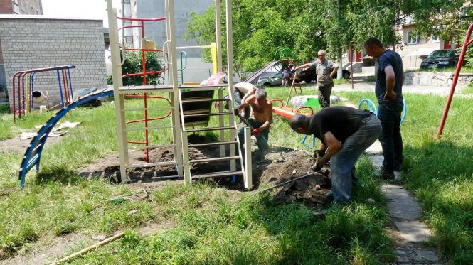 Новини Кам'янця-Подільського - фото з Реконструювали старий та побудували новий дитмайданчики у Кам'янці Реконструювали старий та побудували новий дитмайданчики у Кам'янці, фото №1 на сайті 20minut.ua