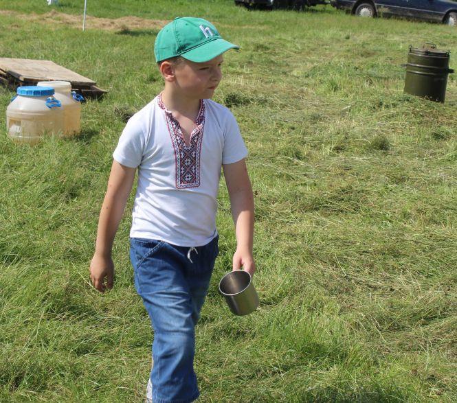 Новини Вінниці - фото з «А тепер керуйте, офіцери!» Військові зібрали дітей у… безлюдному селі «А тепер керуйте, офіцери!» Військові зібрали дітей у… безлюдному селі, фото №4 на сайті 20minut.ua