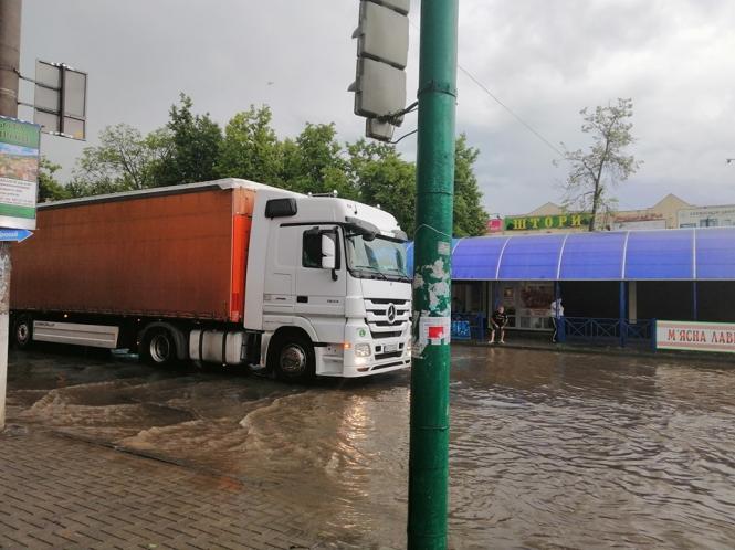 Новини Хмельницького - фото з Негода у Кам’янці-Подільському: затоплені вулиці та повалені дерева (ФОТО, ВІДЕО) СвÑÑлина вÑд Alla Chepelyuk.