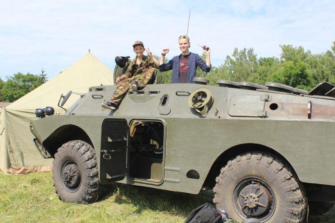 Новини Вінниці - фото з «А тепер керуйте, офіцери!» Військові зібрали дітей у… безлюдному селі «А тепер керуйте, офіцери!» Військові зібрали дітей у… безлюдному селі, фото №6 на сайті 20minut.ua