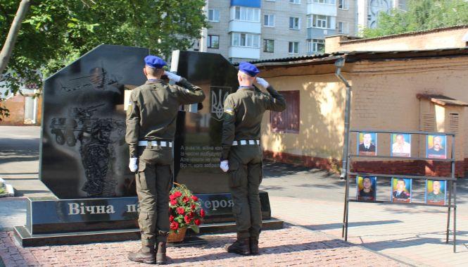 «Буду чекати скільки треба, але… недовго» 163 нацгвардійці склали присягу, фото №17 на сайті 20minut.ua