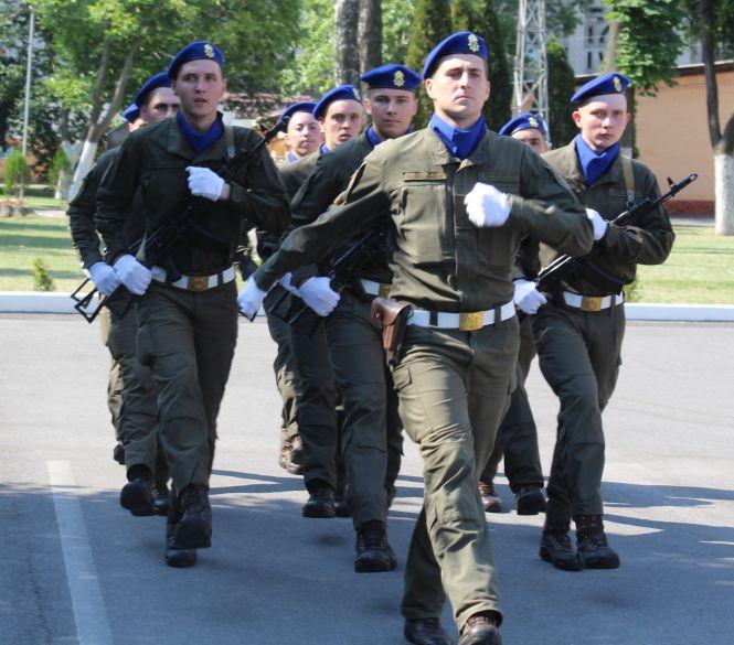 «Буду чекати скільки треба, але… недовго» 163 нацгвардійці склали присягу, фото №10 на сайті 20minut.ua