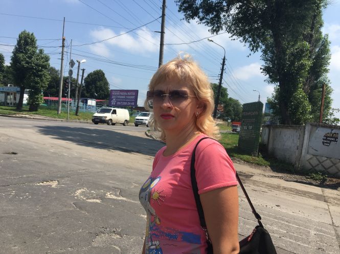 Біля ринку “Дубове” плавають машини. Коли там з’являться стоки, фото №3 на сайті vsim.ua