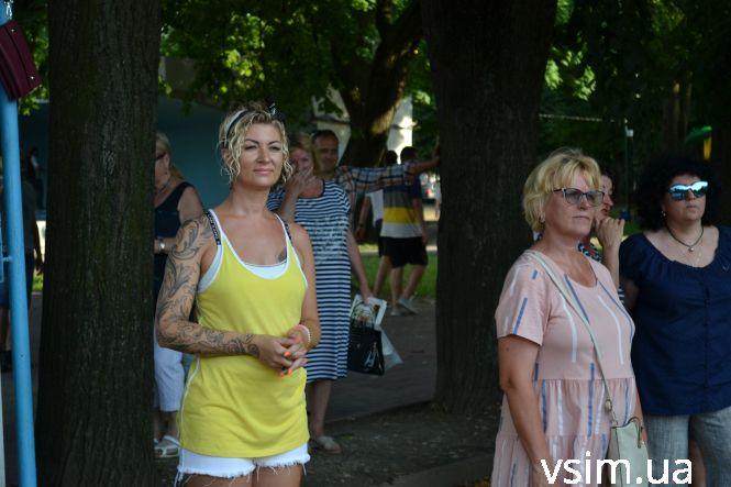 Новини Хмельницького - фото з Біля кінотеатру Шевченка провели майстер-клас з латиноамериканських танців (ФОТО, ВІДЕО) Біля кінотеатру Шевченка провели майстер-клас з латиноамериканських танців (ФОТО, ВІДЕО), фото №12 на сайті vsim.ua