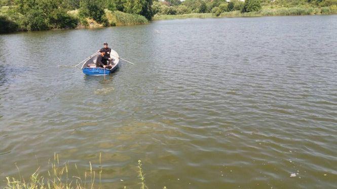 Жмеринські водолази дістали тіло чоловіка, який втопився у ставку, фото №3 на сайті 20minut.ua