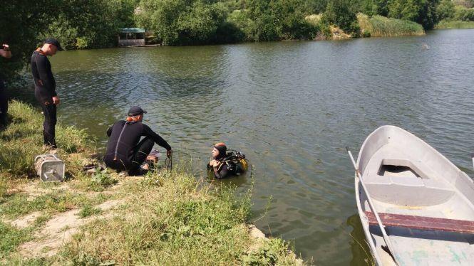 Жмеринські водолази дістали тіло чоловіка, який втопився у ставку, фото №1 на сайті 20minut.ua