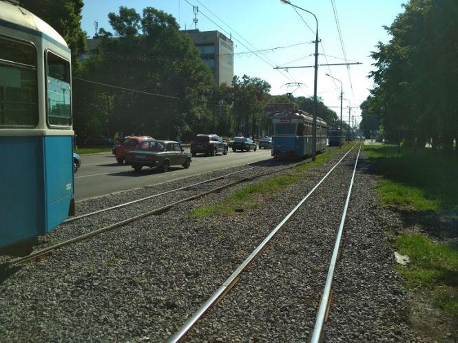 Новини Вінниці - фото з На Хмельницькому шосе трамвай не розминувся з Mercedes-Benz На Хмельницькому шосе трамвай не розминувся з Mercedes-Benz, фото №4 на сайті 20minut.ua