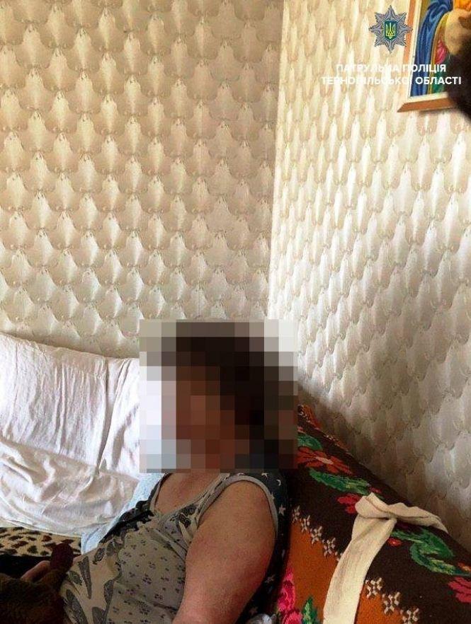 Небайдужа сусідка: тернополянка з допомогою поліцейських врятувала сусідку, яка довго не відчиняла двері, фото №1 на сайті 20minut.ua