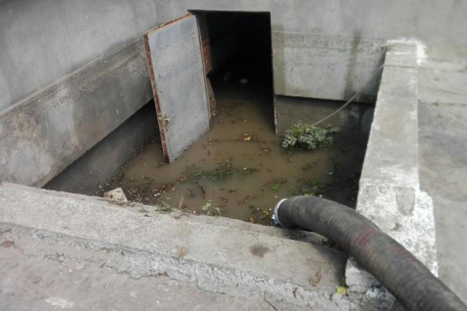 Новини Хмельницького - фото з Від негоди найбільше дісталося Хмельницькому та Кам’янець-Подільському (ФОТО) IMG-95d0df08d11f0084005c63c2ec53ac91-V.jpg