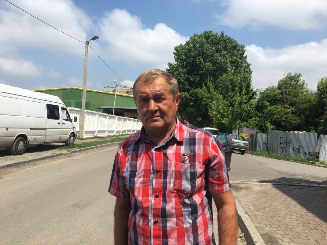 Біля ринку “Дубове” плавають машини. Коли там з’являться стоки, фото №4 на сайті vsim.ua