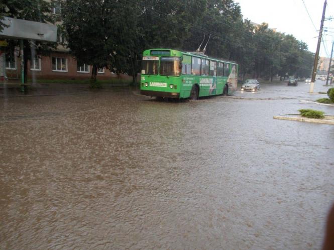Новини Хмельницького - фото з Від негоди найбільше дісталося Хмельницькому та Кам’янець-Подільському (ФОТО) Від негоди найбільше дісталося Хмельницькому та Кам’янець-Подільському (ФОТО), фото №2 на сайті vsim.ua