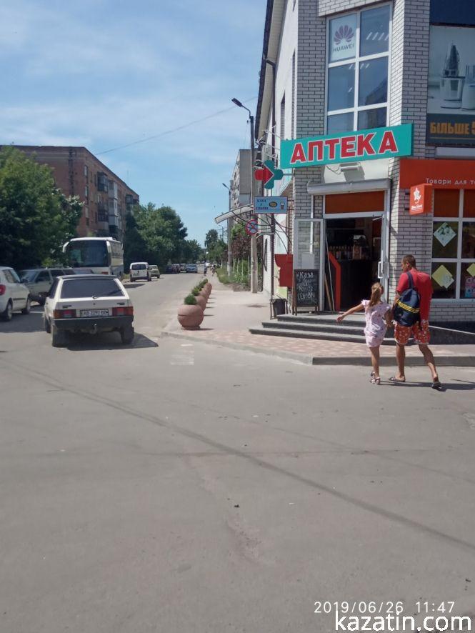 Козятин сьогодні: гілки на тротуарах та нові клумби, фото №4 на сайті 20minut.ua