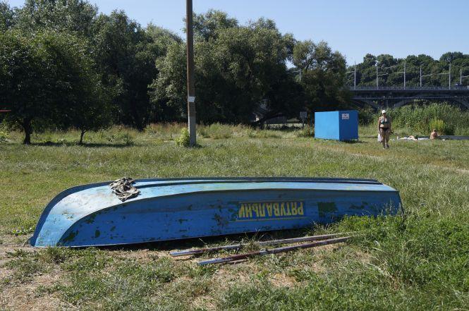 Новини Вінниці - фото з «Приносять пиво, горілку і патефон» Як вінничани відпочивають на міських пляжах «Приносять пиво, горілку і патефон» Як вінничани відпочивають на міських пляжах, фото №9 на сайті 20minut.ua