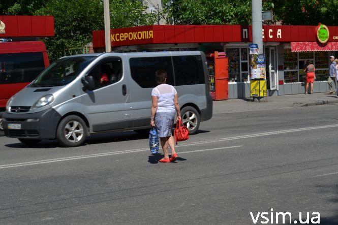 Акція «Пішохід»: біля міської лікарні за півтори години патрульні оштрафували 8 порушників (ФОТО, ВІДЕО), фото №6 на сайті vsim.ua