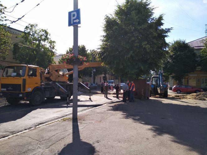 Новини Житомира - фото з До уваги водіїв: рух Великою Бердичівською перекрито: ремонтують тепломережі. ФОТО До уваги водіїв: рух Великою Бердичівською перекрито: ремонтують тепломережі. ФОТО, фото №7 на сайті 20minut.ua