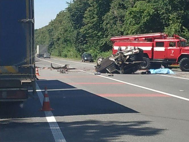Новини Вінниці - фото з Моторошна ДТП біля Лукашівки: перші подробиці про смертельне зіткнення Моторошна ДТП біля Лукашівки: перші подробиці про смертельне зіткнення, фото №4 на сайті 20minut.ua