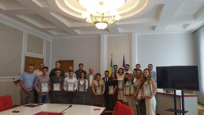 Новини Тернополя - фото з "Найкращий час, щоб літати": нагородили успішну молодь області "Найкращий час, щоб літати": нагородили успішну молодь області, фото №3 на сайті 20minut.ua