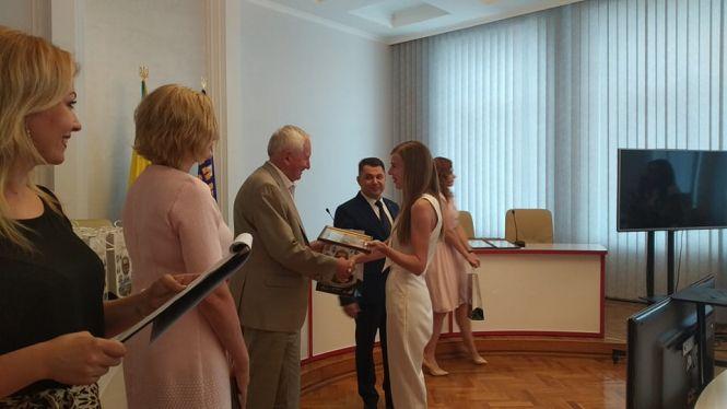 Новини Тернополя - фото з "Найкращий час, щоб літати": нагородили успішну молодь області "Найкращий час, щоб літати": нагородили успішну молодь області, фото №1 на сайті 20minut.ua