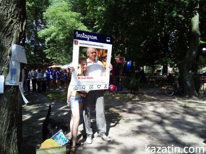 На Дні молоді вчилися розписувати печиво та перевіряли знання Конституції, фото №3 на сайті 20minut.ua