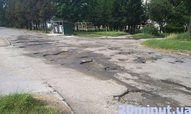 "Це ж до скількох хворих «швидка» може просто не встигнути", – тернополяни скаржаться на погану дорогу, фото №1 на сайті 20minut.ua