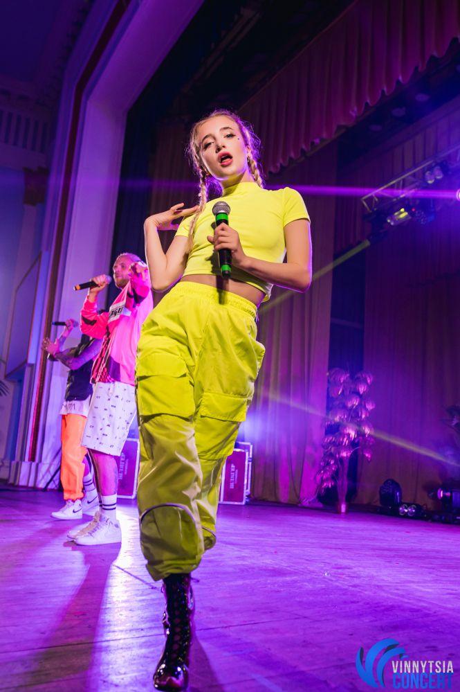 Новини Вінниці - фото з «Нема сил? Навалюй баси!» DILEMMA у Вінниці розказали, чому Україні варто брати приклад з Південної Кореї «Нема сил? Навалюй баси!» DILEMMA у Вінниці розказали, чому Україні варто брати приклад з Південної Кореї, фото №6 на сайті 20minut.ua