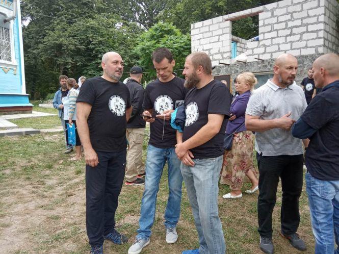 Новини Вінниці - фото з Конфлікт у селі Лука-Мелешківська: віряни побилися за храм Конфлікт у селі Лука-Мелешківська: віряни побилися за храм, фото №1 на сайті 20minut.ua