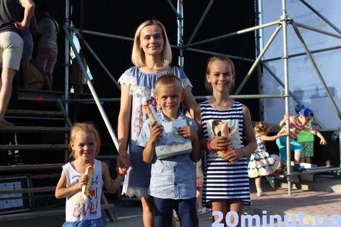 Новини Тернополя - фото з Між передплатниками «RIA плюс» розіграли півсотні призів Між передплатниками «RIA плюс» розіграли півсотні призів, фото №4 на сайті 20minut.ua