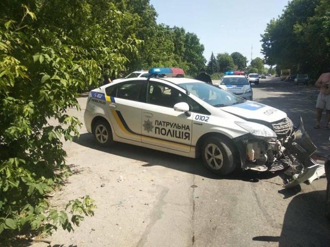 Новини Хмельницького - фото з Хмельницькі патрульні розбили службовий “Toyota Prius” (ФОТО) Хмельницькі патрульні розбили службовий “Toyota Prius” (ФОТО), фото №4 на сайті vsim.ua