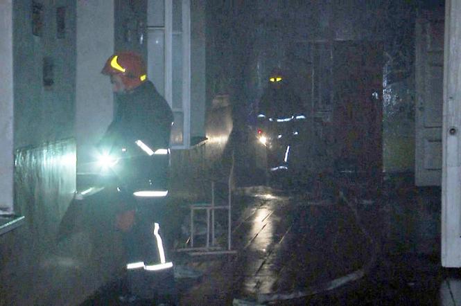 Рятувальники вночі гасили недіючу школу в  селі Підпилип'я (ФОТО І ВІДЕО), фото №1 на сайті 20minut.ua