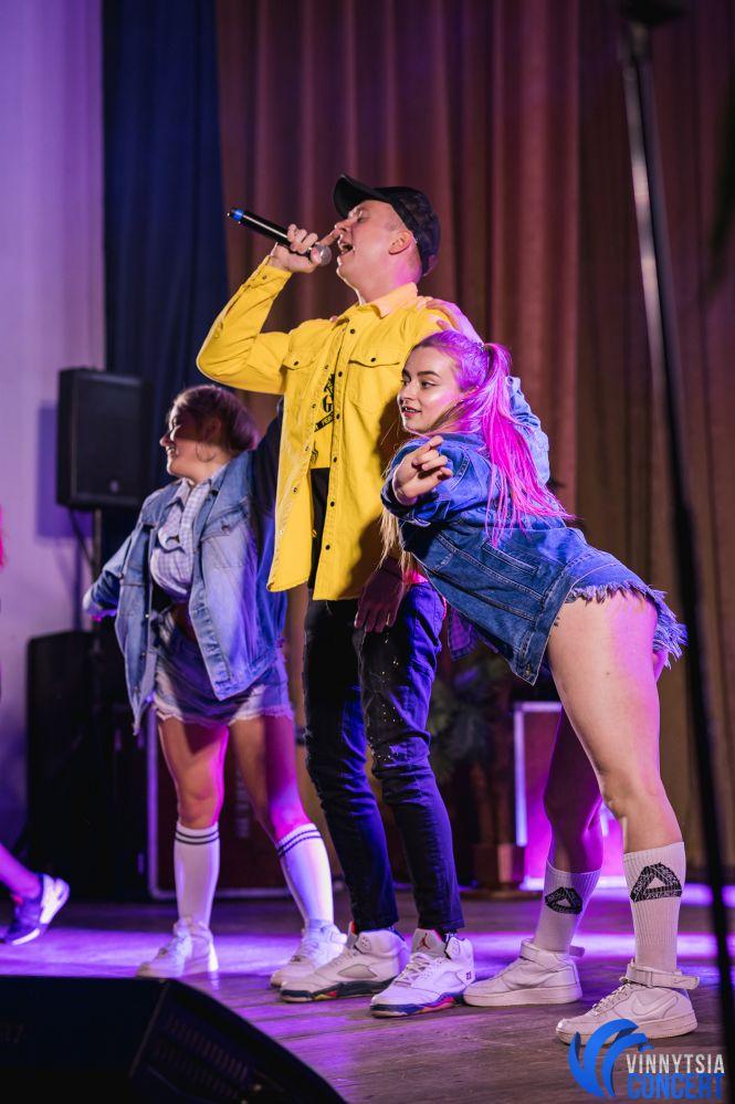 Новини Вінниці - фото з «Нема сил? Навалюй баси!» DILEMMA у Вінниці розказали, чому Україні варто брати приклад з Південної Кореї «Нема сил? Навалюй баси!» DILEMMA у Вінниці розказали, чому Україні варто брати приклад з Південної Кореї, фото №9 на сайті 20minut.ua