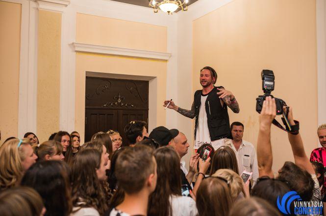 Новини Вінниці - фото з «Нема сил? Навалюй баси!» DILEMMA у Вінниці розказали, чому Україні варто брати приклад з Південної Кореї «Нема сил? Навалюй баси!» DILEMMA у Вінниці розказали, чому Україні варто брати приклад з Південної Кореї, фото №33 на сайті 20minut.ua