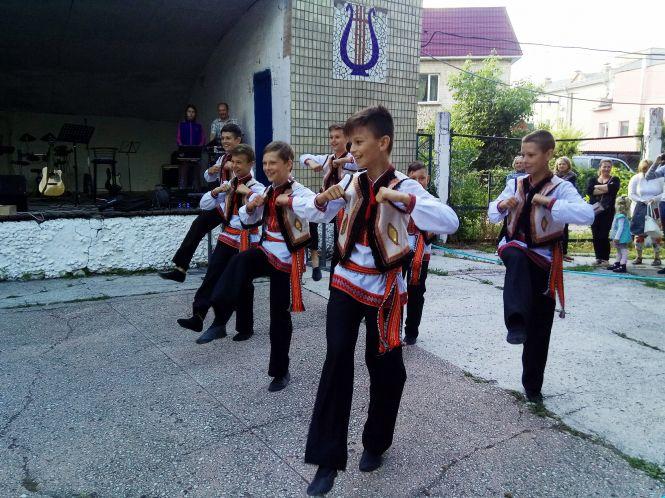 Добрі серця: 14296 гривень і 5 доларів зібрали для сім’ї Монастирських, фото №7 на сайті 20minut.ua