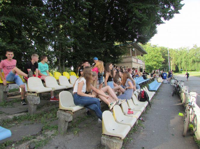 Новини Козятина - фото з Чотирнадцятилітні футболісти козятинських «Левів» зіграли з місцевим «Локомотивом» Чотирнадцятилітні футболісти козятинських «Левів» зіграли з місцевим «Локомотивом», фото №1 на сайті 20minut.ua