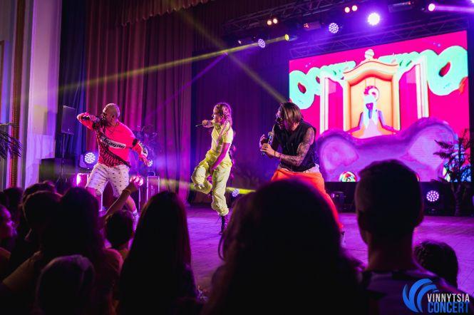 Новини Вінниці - фото з «Нема сил? Навалюй баси!» DILEMMA у Вінниці розказали, чому Україні варто брати приклад з Південної Кореї «Нема сил? Навалюй баси!» DILEMMA у Вінниці розказали, чому Україні варто брати приклад з Південної Кореї, фото №14 на сайті 20minut.ua