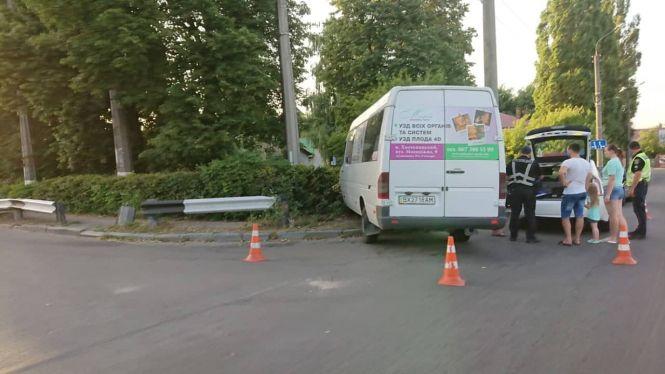 Новини Хмельницького - фото з П’янющий водій маршрутки в’їхав у відбійник в Хмельницькому П’янющий водій маршрутки в’їхав у відбійник в Хмельницькому, фото №1 на сайті vsim.ua