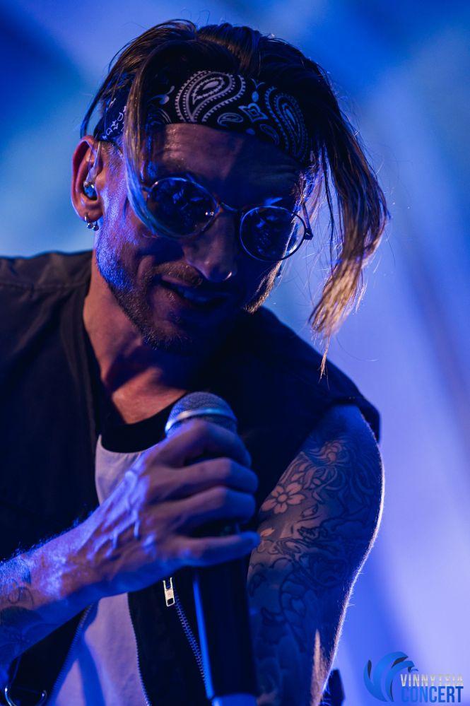 Новини Вінниці - фото з «Нема сил? Навалюй баси!» DILEMMA у Вінниці розказали, чому Україні варто брати приклад з Південної Кореї «Нема сил? Навалюй баси!» DILEMMA у Вінниці розказали, чому Україні варто брати приклад з Південної Кореї, фото №11 на сайті 20minut.ua