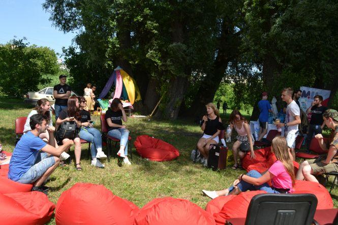 Новини Хмельницького - фото з Виглядало по-літньому божевільно: як фестивалить Хмельницький на My Fest Виглядало по-літньому божевільно: як фестивалить Хмельницький на My Fest, фото №6 на сайті vsim.ua