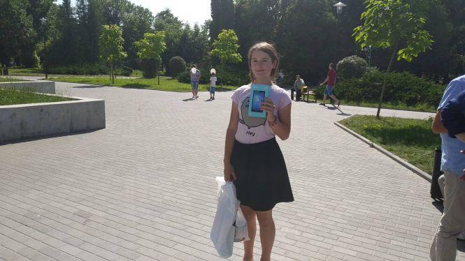 Новини Тернополя - фото з 14-річна тернополянка вийшла прогулятись містом, а отримала планшет за участь в караоке на RIA-фесті 14-річна тернополянка вийшла прогулятись містом, а отримала планшет за участь в караоке на RIA-фесті, фото №4 на сайті 20minut.ua