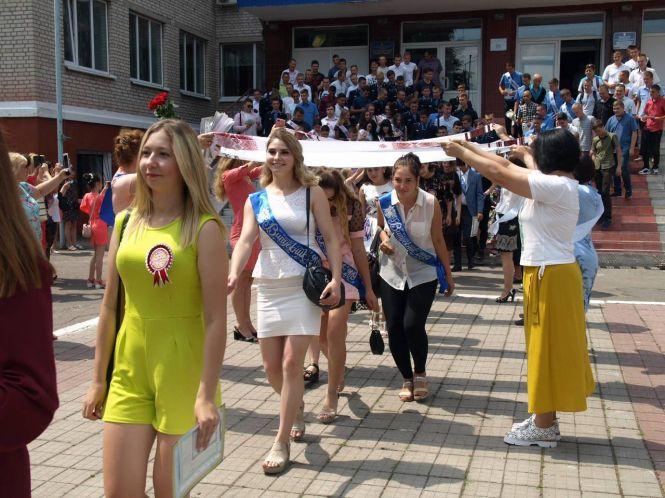Козятинські випускники: підбірка яскравих фото з соцмереж, фото №8 на сайті 20minut.ua