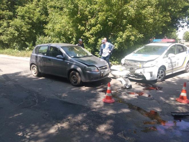 Новини Хмельницького - фото з Хмельницькі патрульні розбили службовий “Toyota Prius” (ФОТО) Хмельницькі патрульні розбили службовий “Toyota Prius” (ФОТО), фото №3 на сайті vsim.ua