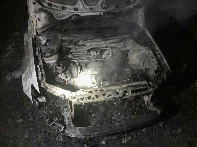 Дві автівки за одну ніч - на Кам'янеччині згоріли Renault і Volkswagen, фото №3 на сайті 20minut.ua