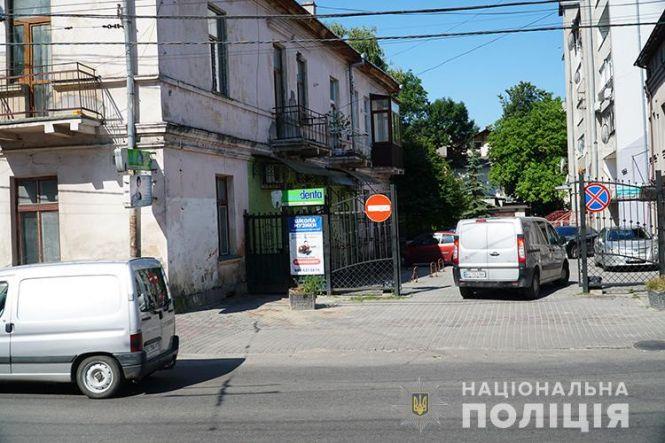 Новини Тернополя - фото з Затримали дебошира, який в центрі Тернополя підрізав двох чоловіків Затримали дебошира, який в центрі Тернополя підрізав двох чоловіків, фото №1 на сайті 20minut.ua