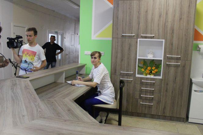 Новини Тернополя - фото з У дитячій обласній лікарні відкрили палату, на ремонт якої волонтери зібрали близько 260 тисяч грн У дитячій обласній лікарні відкрили палату, на ремонт якої волонтери зібрали близько 260 тисяч грн, фото №2 на сайті 20minut.ua
