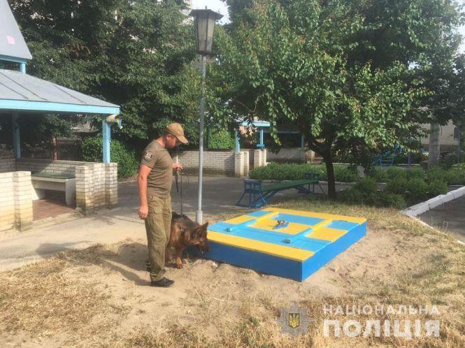 Новини Вінниці - фото з «Заміновані» садочки та лікарні. У Вінниці перевіряють ряд об'єктів «Заміновані» садочки та лікарні. У Вінниці перевіряють ряд об'єктів, фото №3 на сайті 20minut.ua