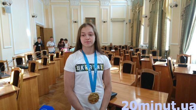 Новини Тернополя - фото з "Ми не очікували": гімнастці Анастасії Бачинській, яка привезла "золото" з Мінську, міський голова пообіцяв квартиру "Ми не очікували": гімнастці Анастасії Бачинській, яка привезла "золото" з Мінську, міський голова пообіцяв квартиру, фото №2 на сайті 20minut.ua