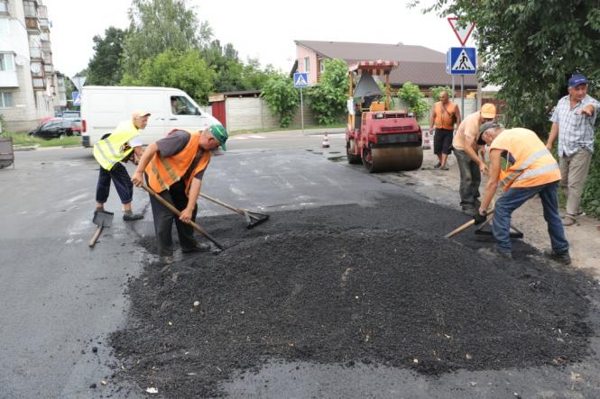 У Житомирі продовжують ремонтувати дороги, фото №2 на сайті 20minut.ua