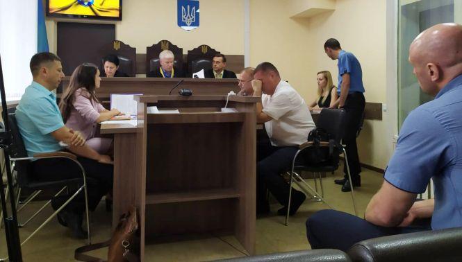 Новини Вінниці - фото з Переобрали запобіжний захід для поліцейського Пивовара, після сутички з яким помер вінничанин Переобрали запобіжний захід для поліцейського Пивовара, після сутички з яким помер вінничанин, фото №1 на сайті 20minut.ua